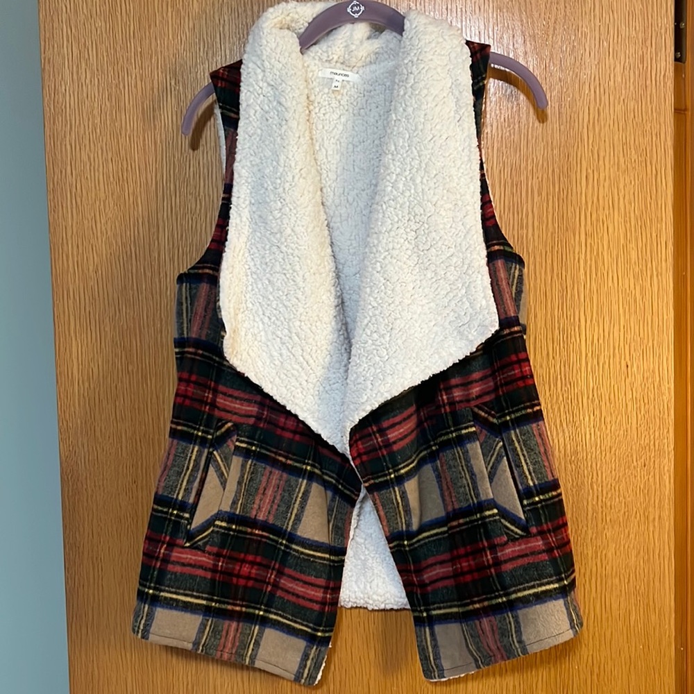 Women’s Maurice’s plaid Sherpa vest size medium